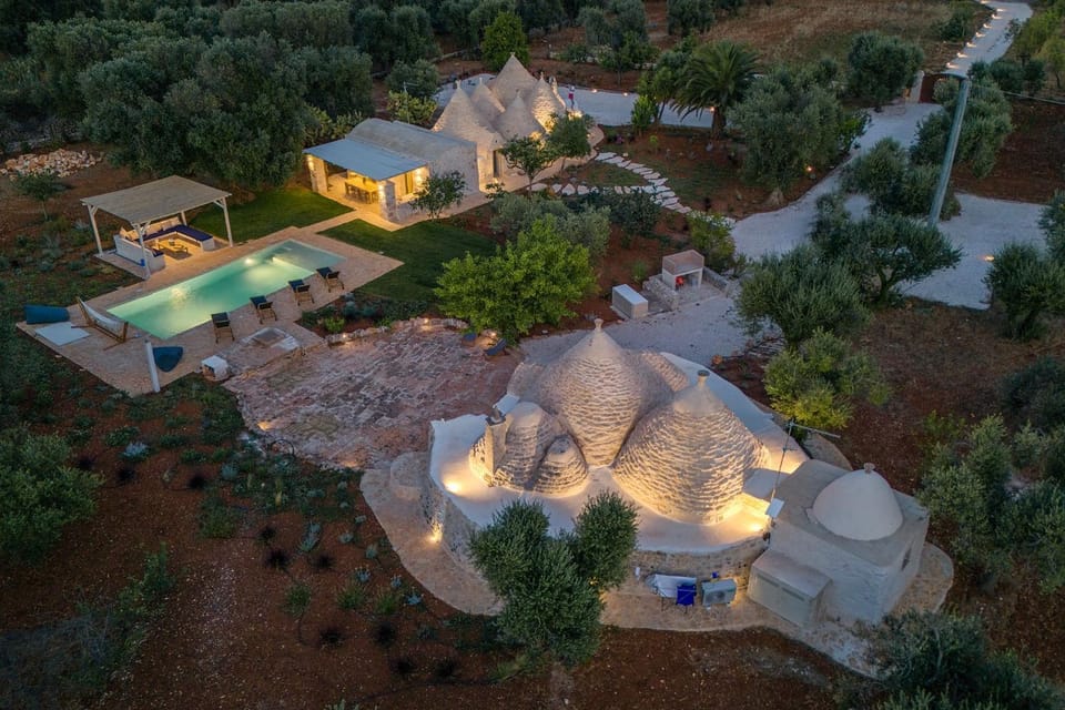 Property building, Bird's eye view, Pool view, Swimming pool