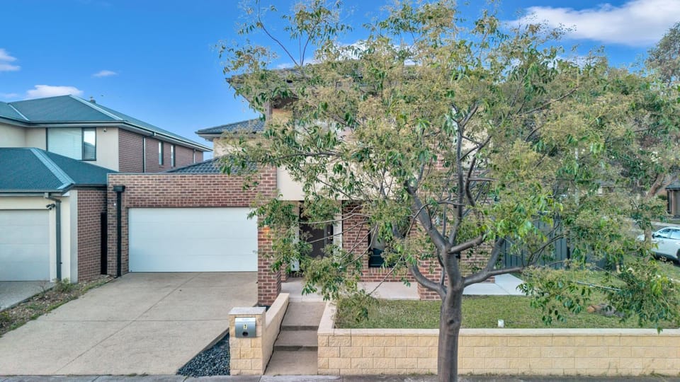 Luxurious 4 Bedroom Home in Prime Location House in Truganina