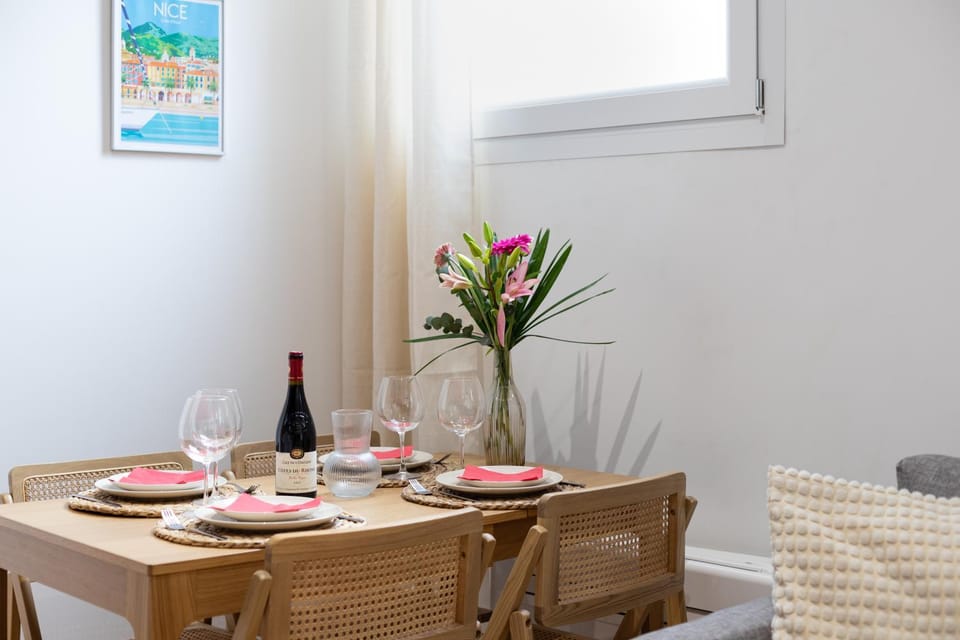 Lavie Maison Sauna and Hot Tub Seaside Apartment in Nice