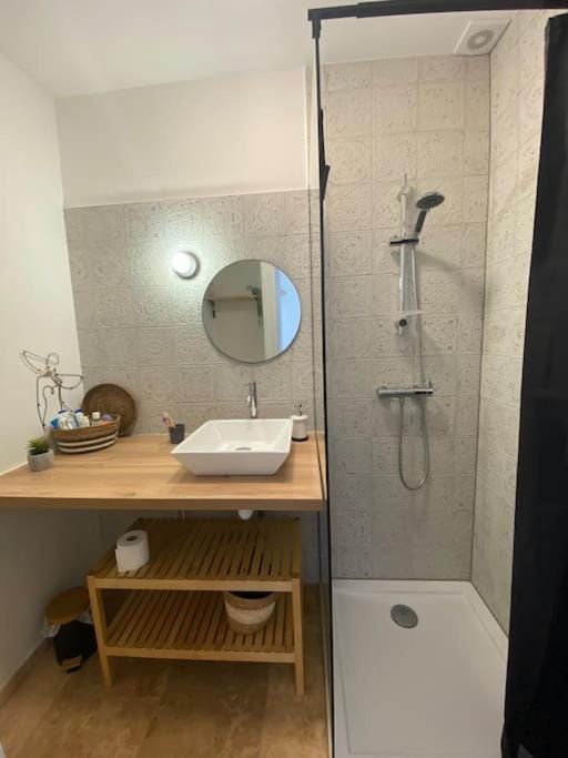 Shower, Bathroom