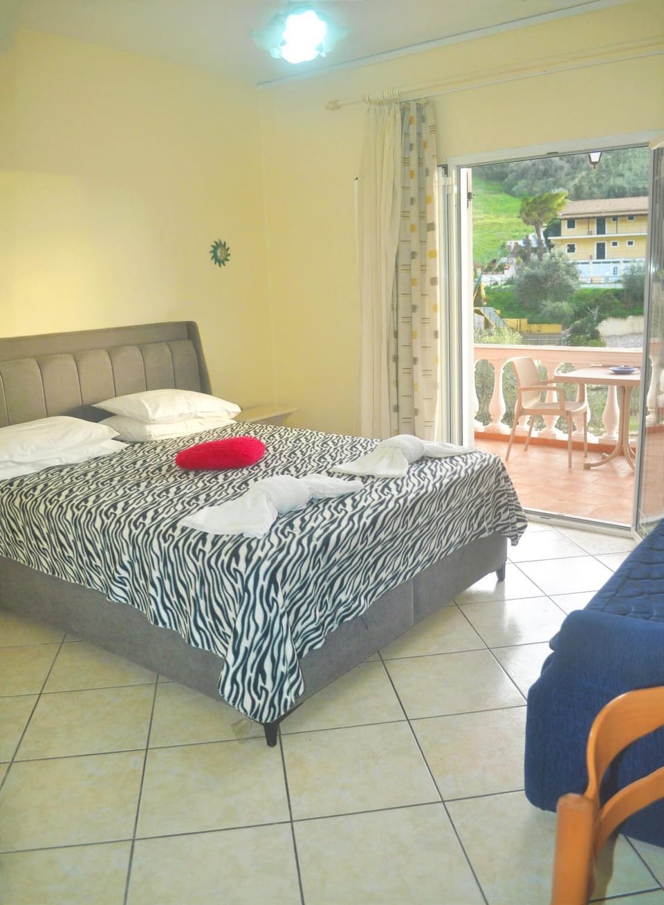 Bed, View (from property/room), Balcony/Terrace, Bedroom