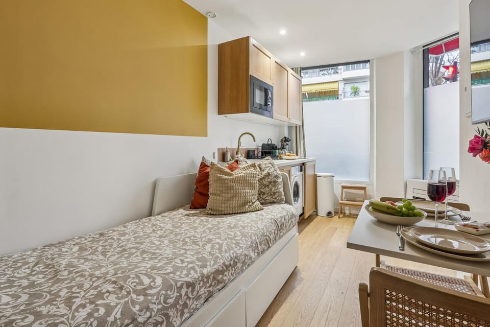 Lavie Maison Hot Tub Seaside Studio Apartment in Nice