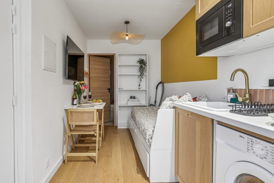 Lavie Maison Hot Tub Seaside Studio Apartment in Nice