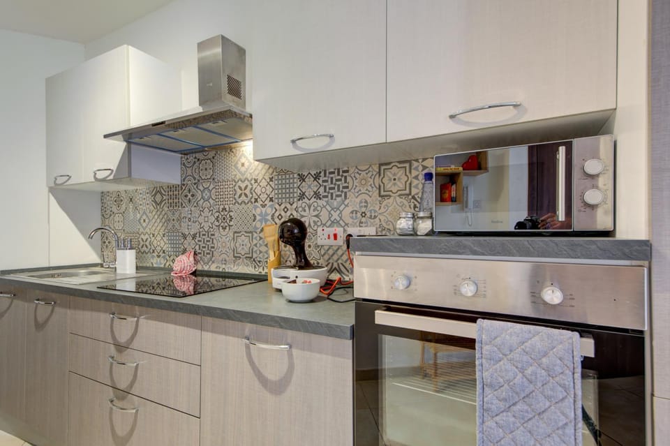 New apt by SF HOMES - Close to the beach Apartment in Saint Paul's Bay