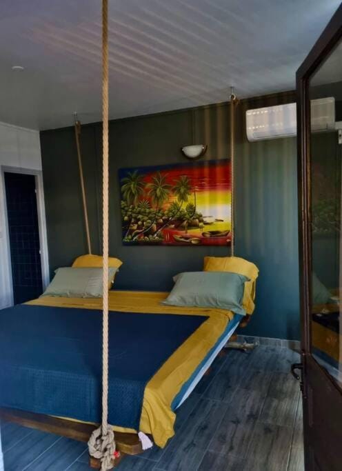 Rêve Suspendu T2 Balcon et Lit suspendu Apartment in Les Trois-Îlets