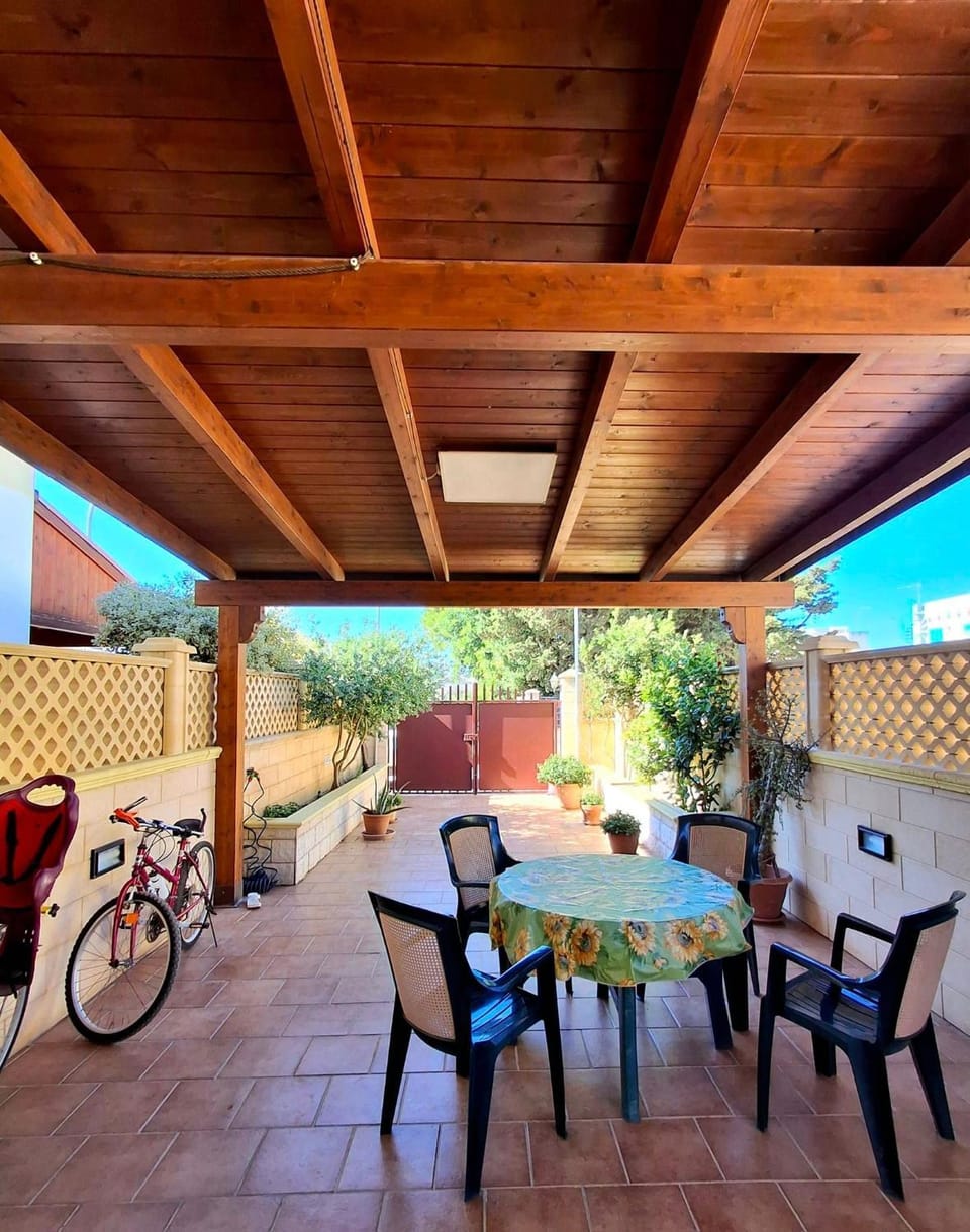 View (from property/room), Balcony/Terrace, Balcony/Terrace, Dining area