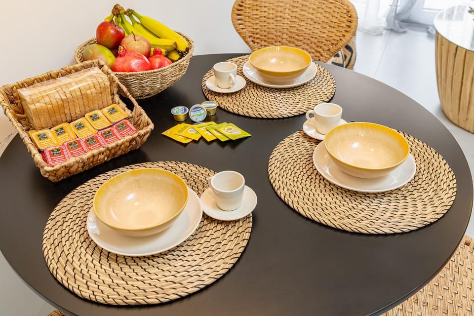 Coffee/tea facilities, Dining area, Breakfast