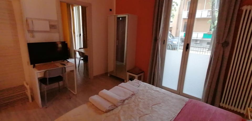 TV and multimedia, Photo of the whole room