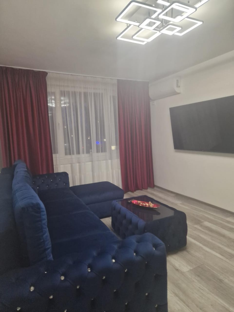 Ely's Apartament DeLuxe Apartment in Bucharest