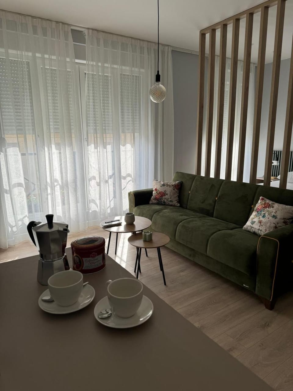 Coffee/tea facilities, Living room, Seating area