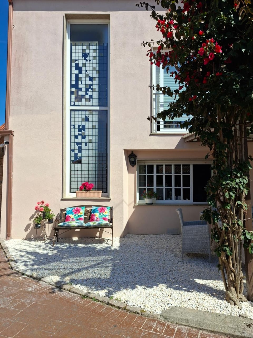 Property building, Garden, Balcony/Terrace, Garden view