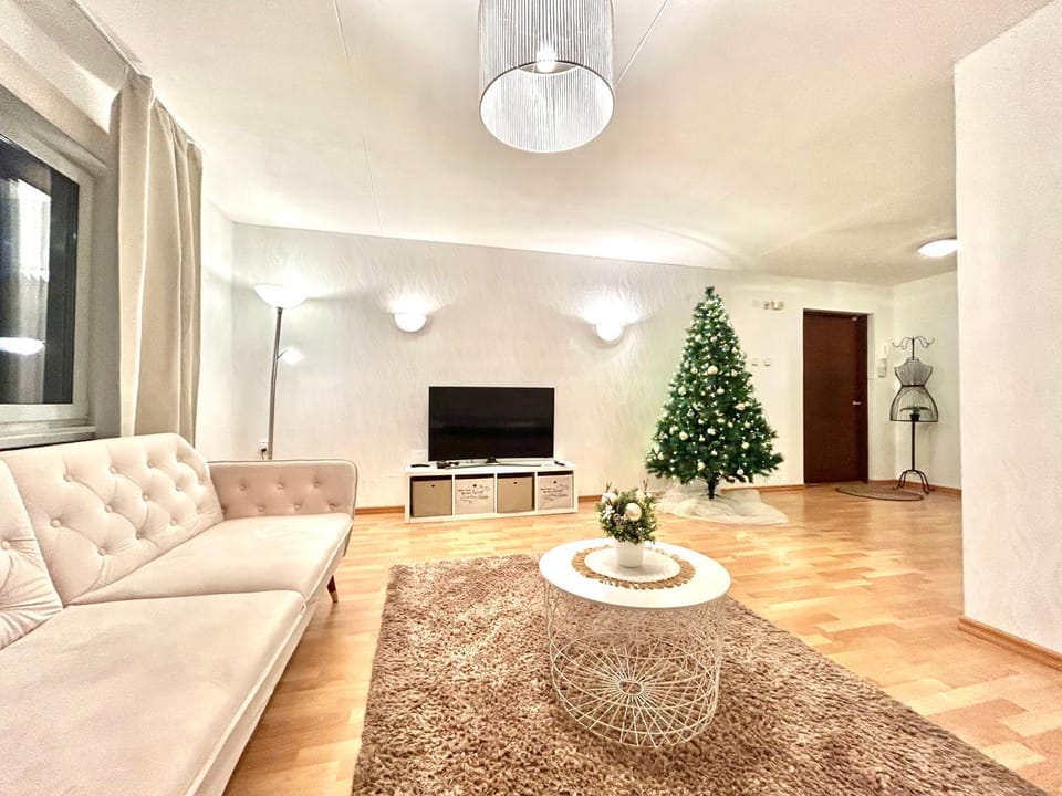 Communal lounge/ TV room, Living room, Seating area