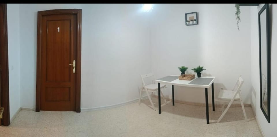 HABITACION EN PISO COMPARTIDo Vacation rental in Malaga