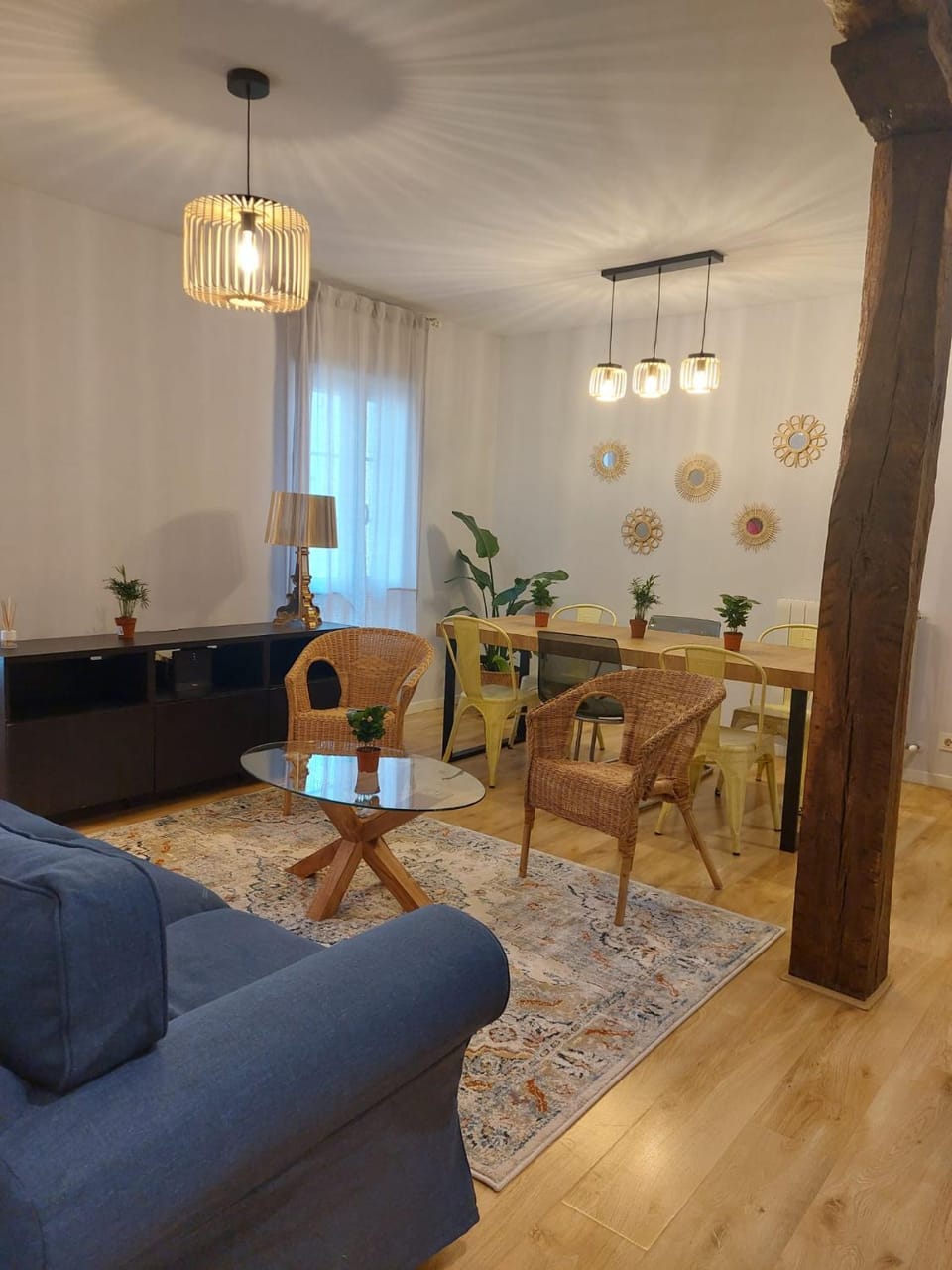 Habitación en aPartamento con zonas comunes compartida HP Vacation rental in Bilbao