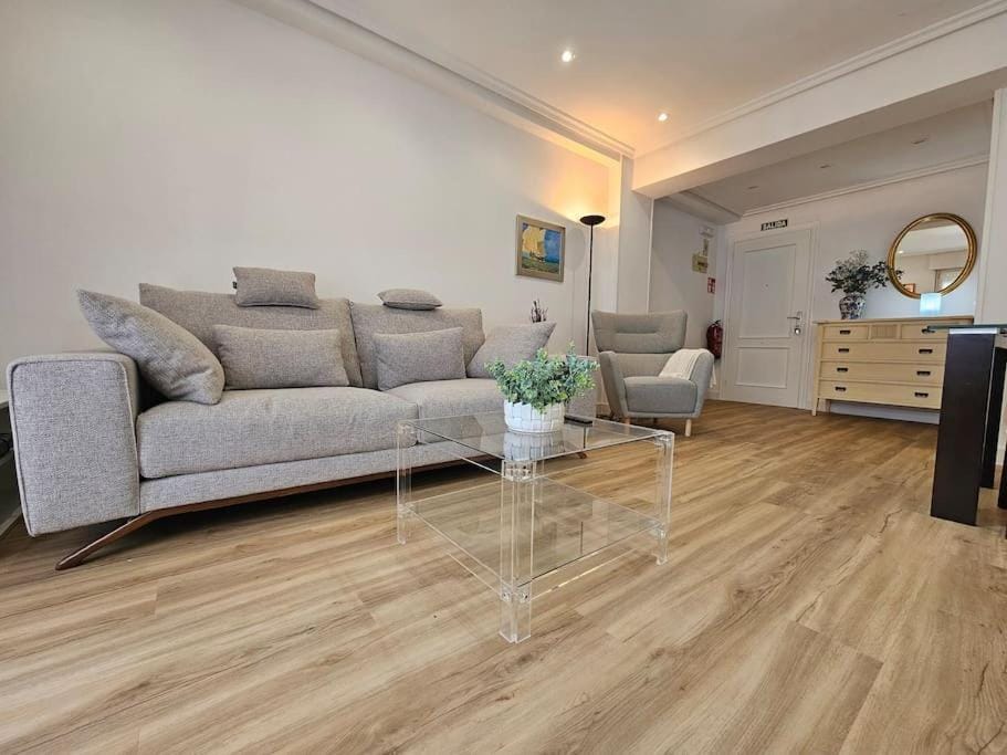 25A05 Apto moderno y céntrico by R2R Consulting Apartment in Luanco