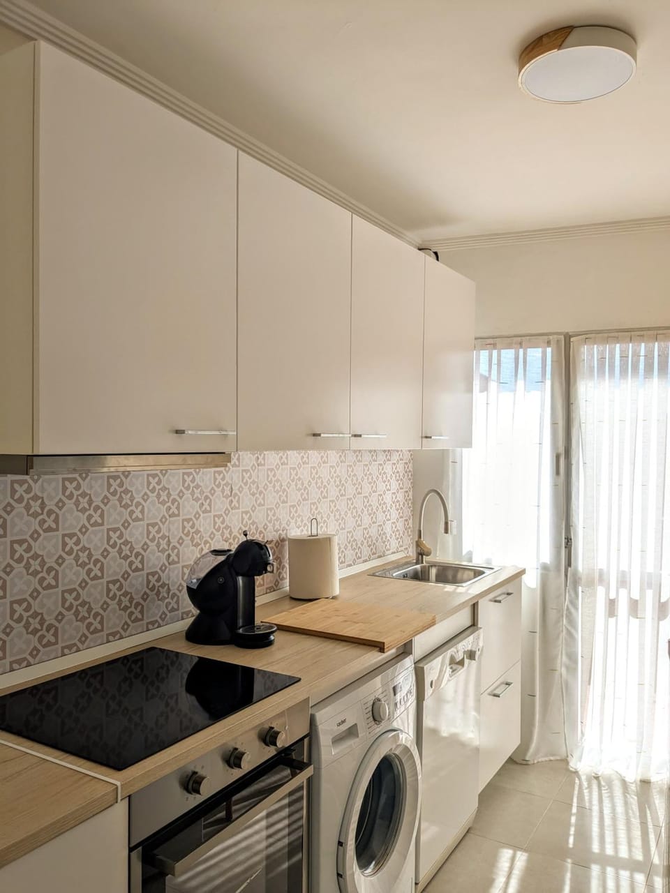 Coffee/tea facilities, Kitchen or kitchenette, dishwasher, flat iron, microwave, oven, stove, toaster, washing machine, kitchen, kitchen