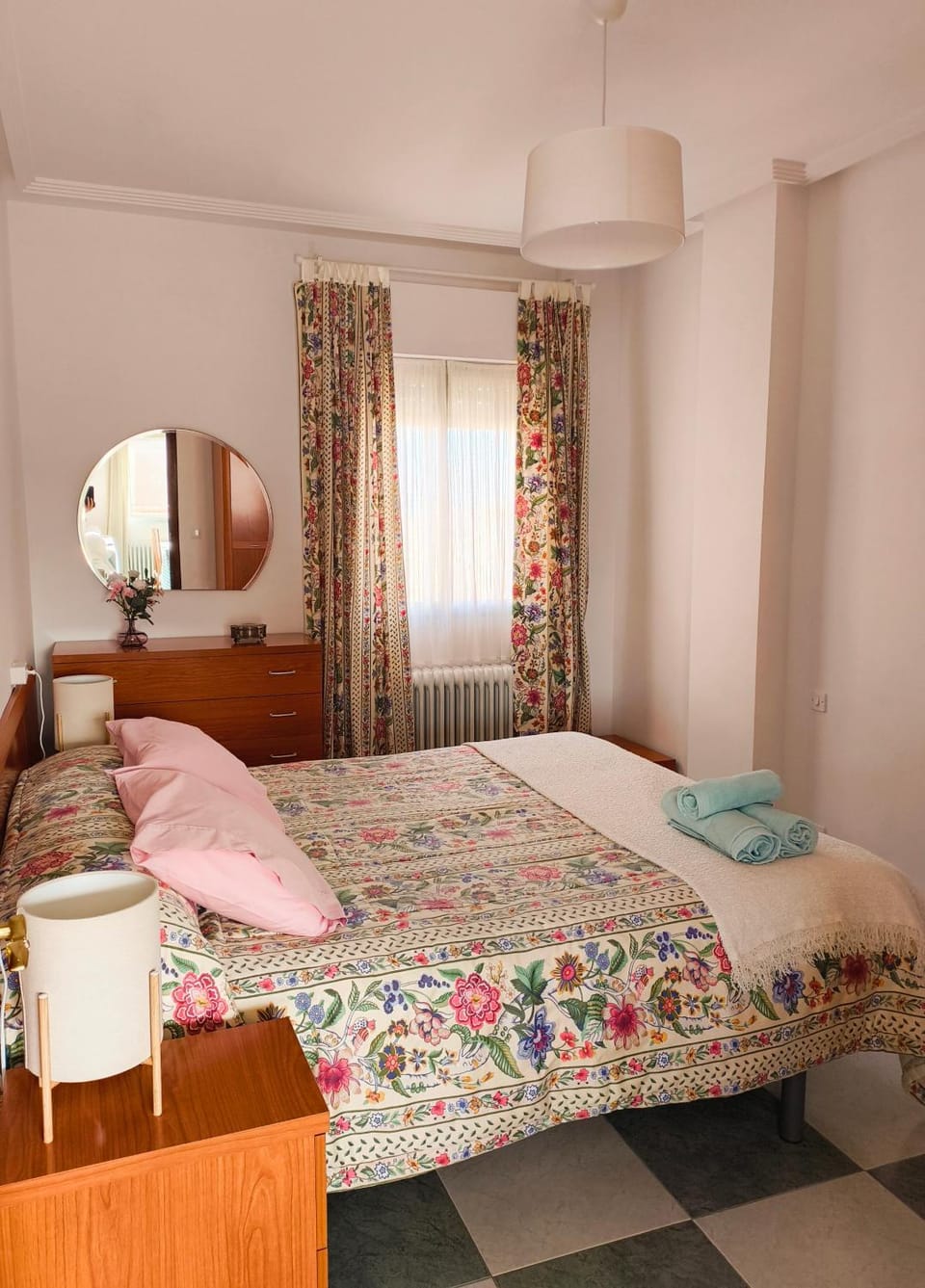 Bed, Bedroom, heating, heating, internet, internet, wardrobe