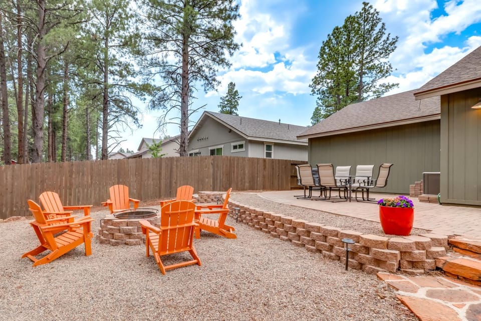 Walk to Flagstaff Urban Trails System: Cozy Home House in Flagstaff