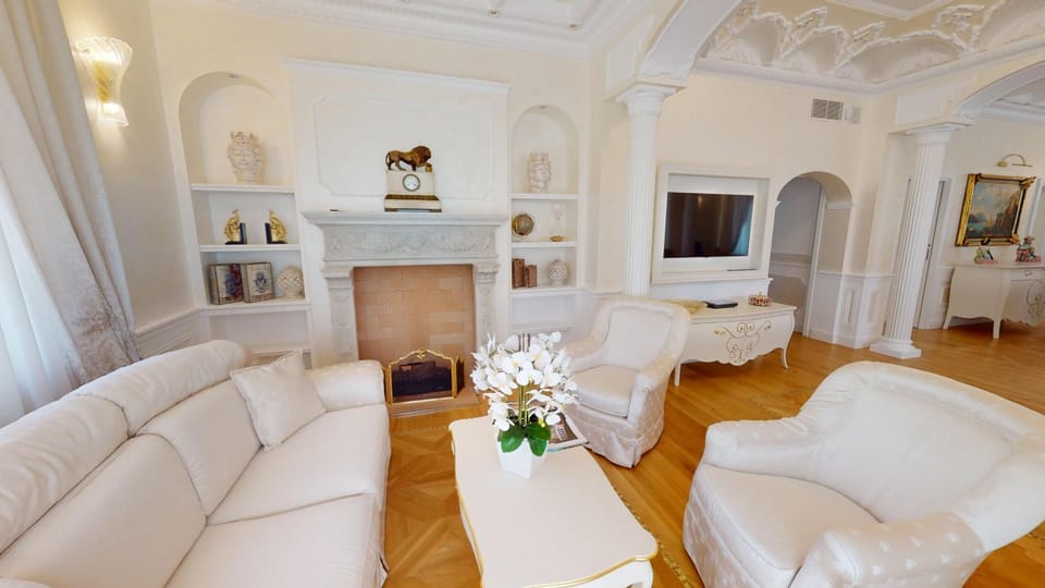 Communal lounge/ TV room, Living room