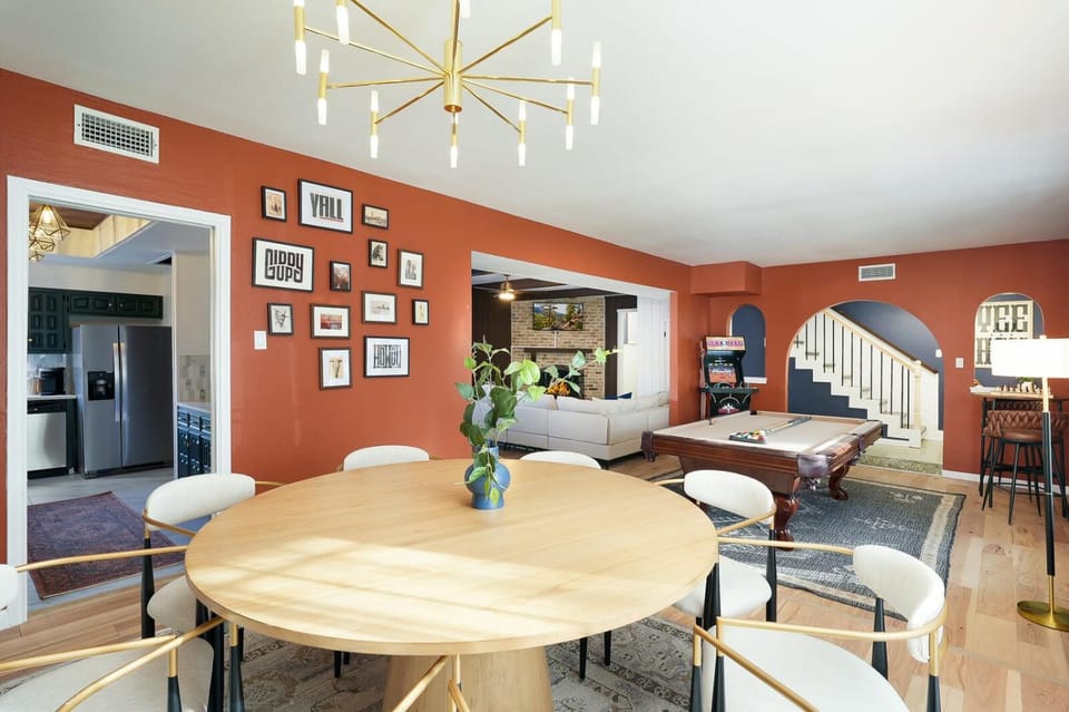 Sportscourt & Pool Indoor Slide~Games~ Family Fun House in San Antonio