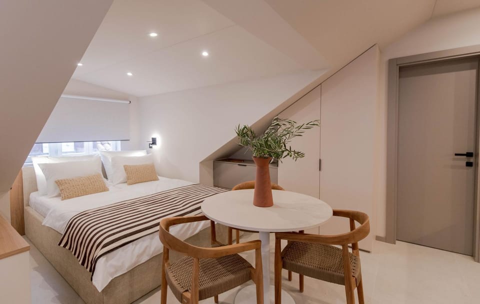 Bed, Photo of the whole room, Seating area, Bedroom, wardrobe