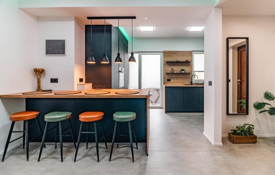 Kitchen or kitchenette