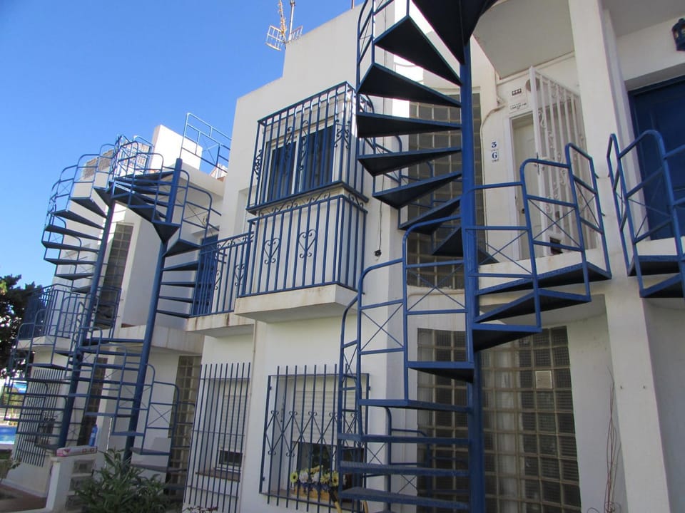 Property building, Day