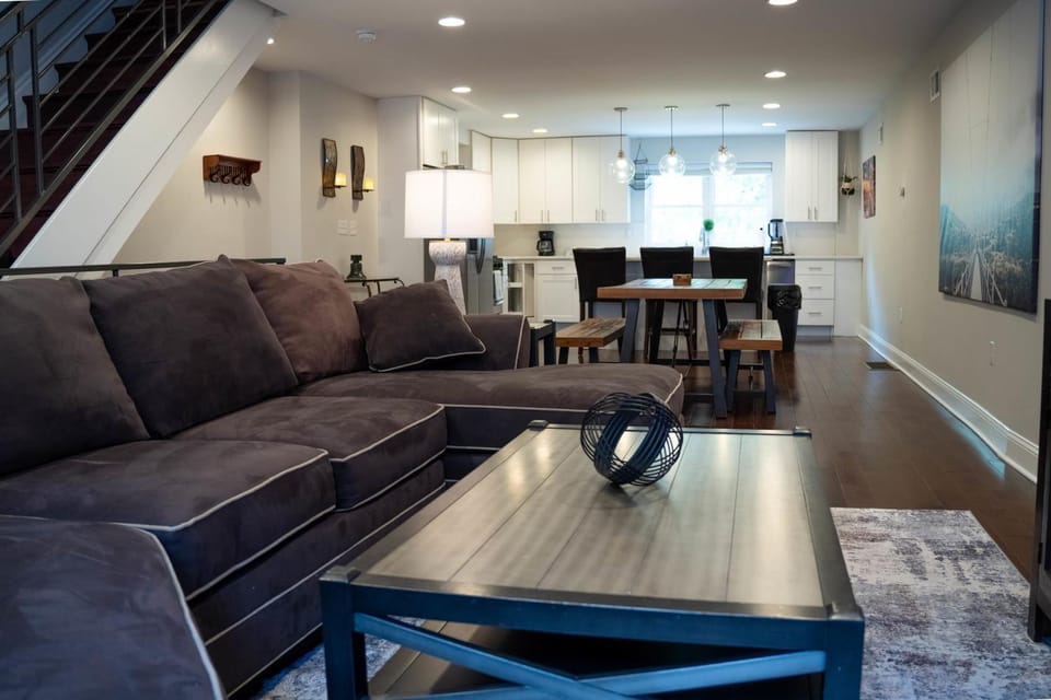 Stylish 3BR w Pool Table & Garage House in Philadelphia