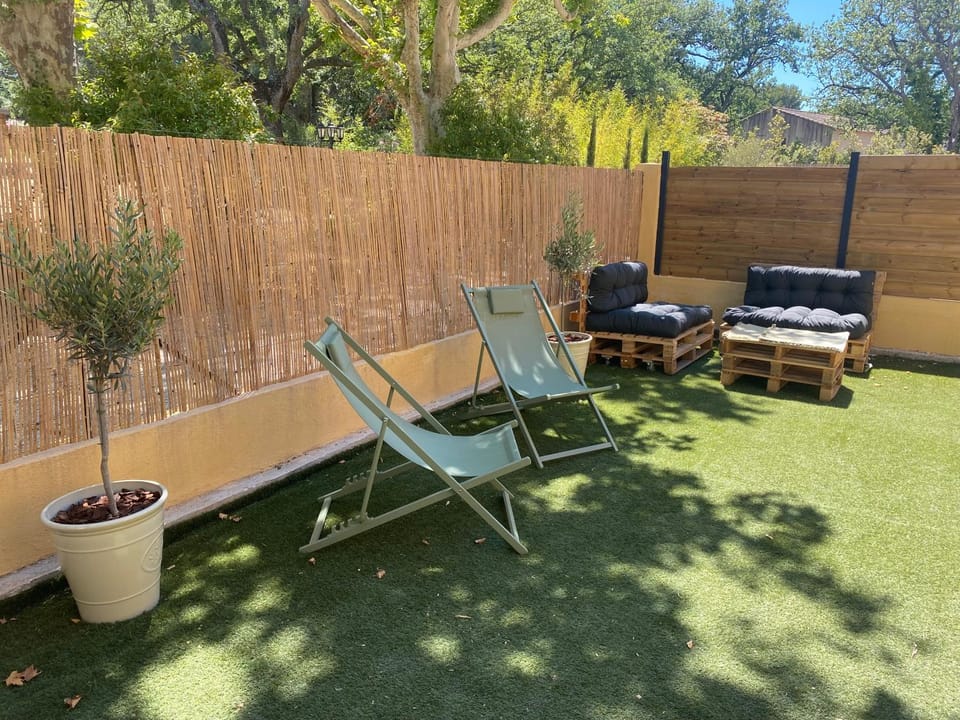 Garden, sunbed