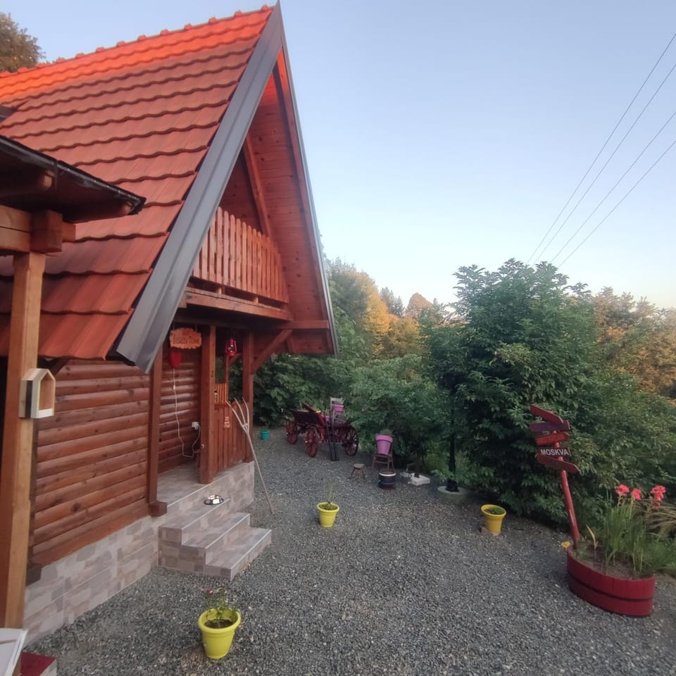 Property building, Day, Garden, Garden view