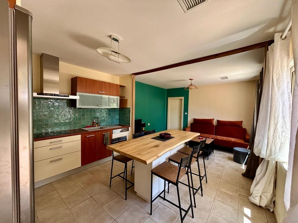 Kitchen or kitchenette, Living room, Dining area