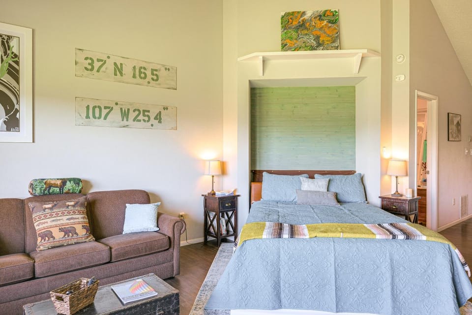 Dog-Friendly Pagosa Springs Studio: Grill & Views! Apartment in Pagosa Springs