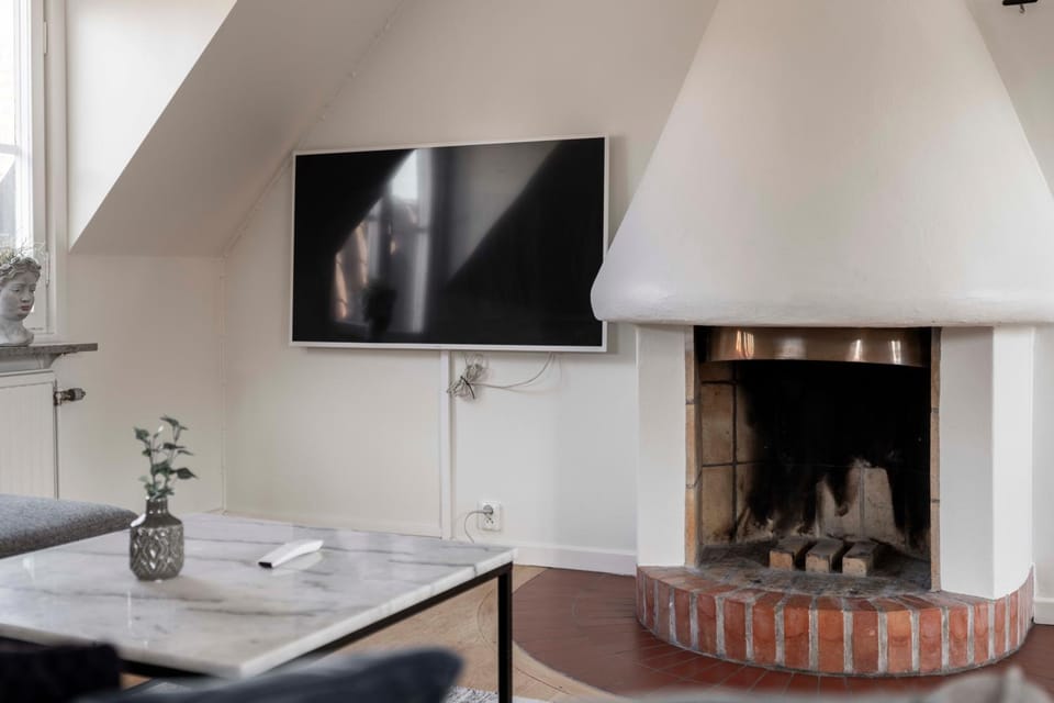 TV and multimedia, Living room, fireplace