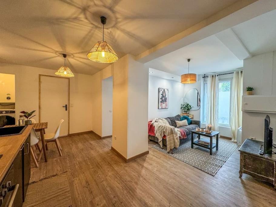 Élégance au Cœur de Tarbes Apartment in Occitanie