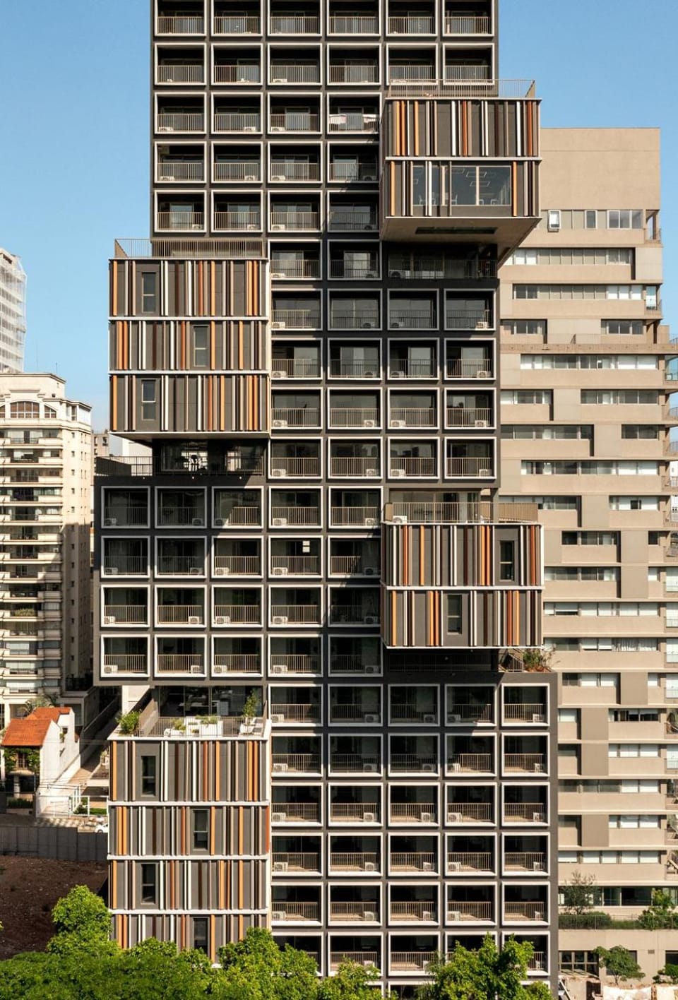 Property building, Facade/entrance, Day