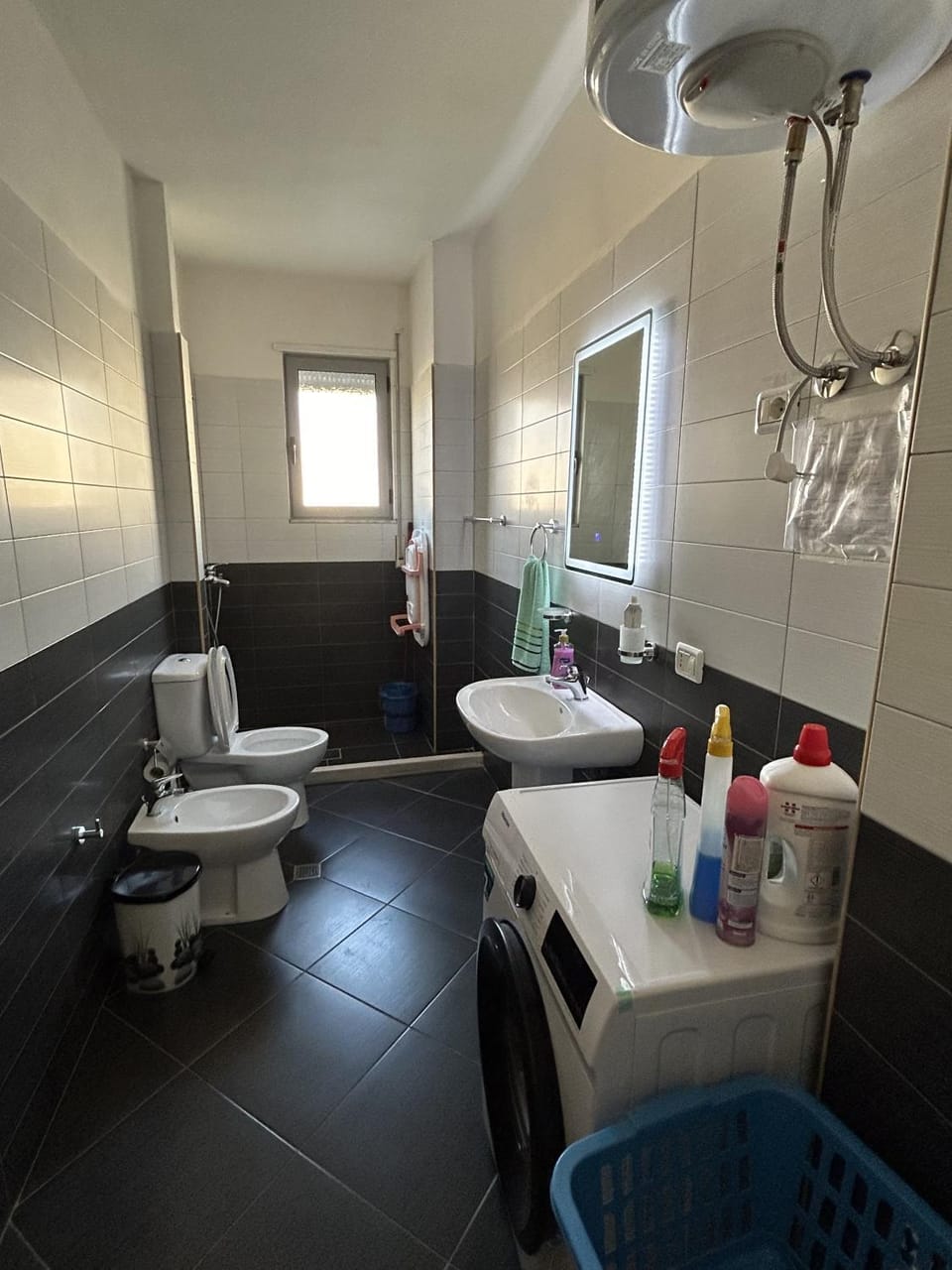 Shower, Toilet, Bathroom, Photo of the whole room, Bath, bidet, towels, washing machine