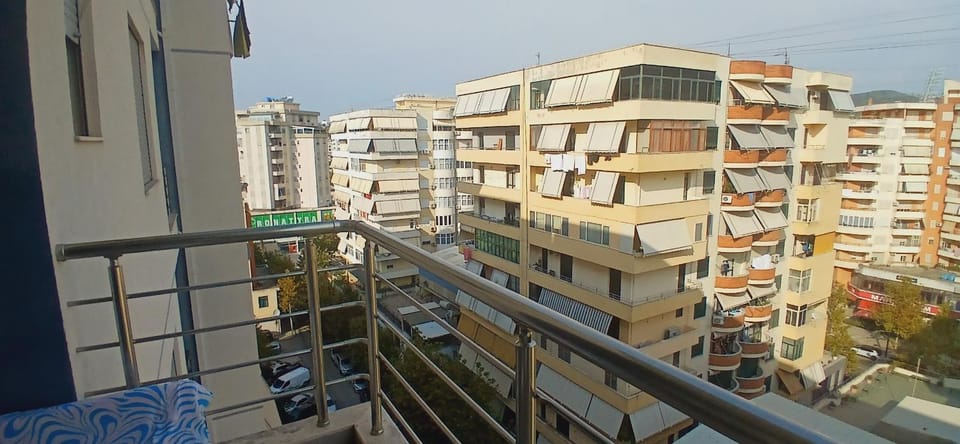 Property building, Day, Neighbourhood, View (from property/room), Balcony/Terrace, City view, Street view, Location, Parking