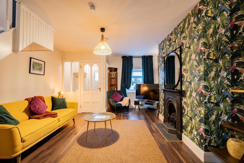 Communal lounge/ TV room, Living room