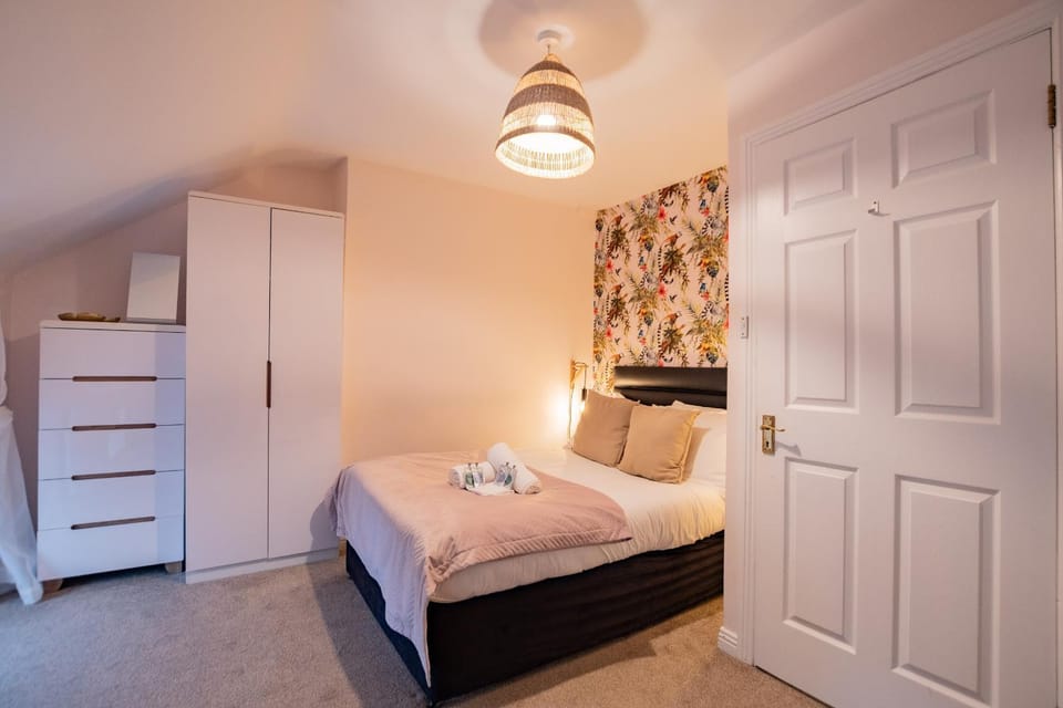 Tropical Vibes in the City of Tribes House in Galway