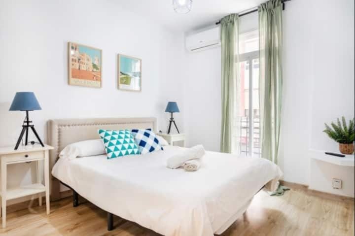 Centrico, 2 habitaciones, confort ascensor,wifi AC Apartment in Valencia