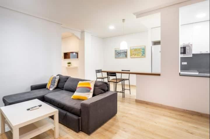 Centrico, 2 habitaciones, confort ascensor,wifi AC Apartment in Valencia