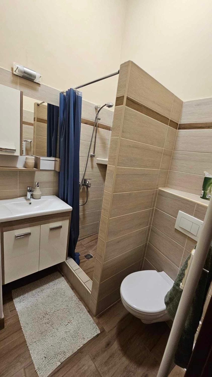 Shower, Toilet, Bathroom