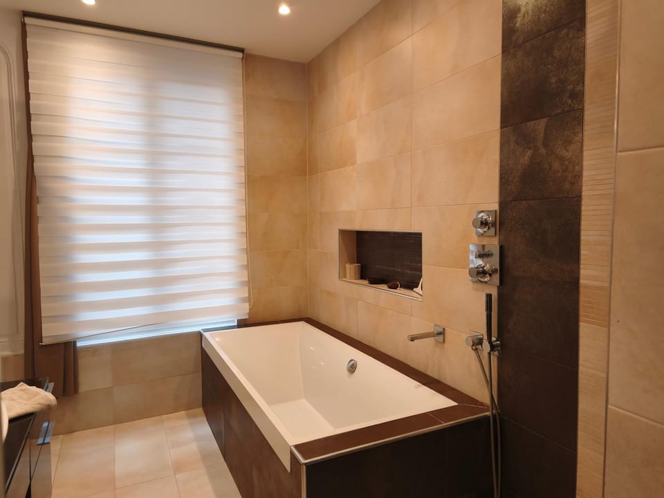 Bathroom, Bath