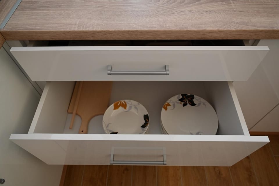 Kitchen or kitchenette, kitchen