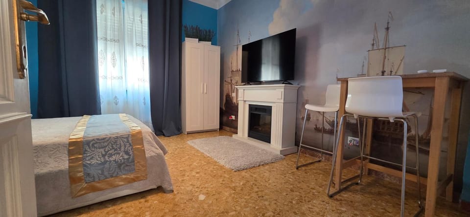 Bed, TV and multimedia, Bedroom, wardrobe, air conditioner