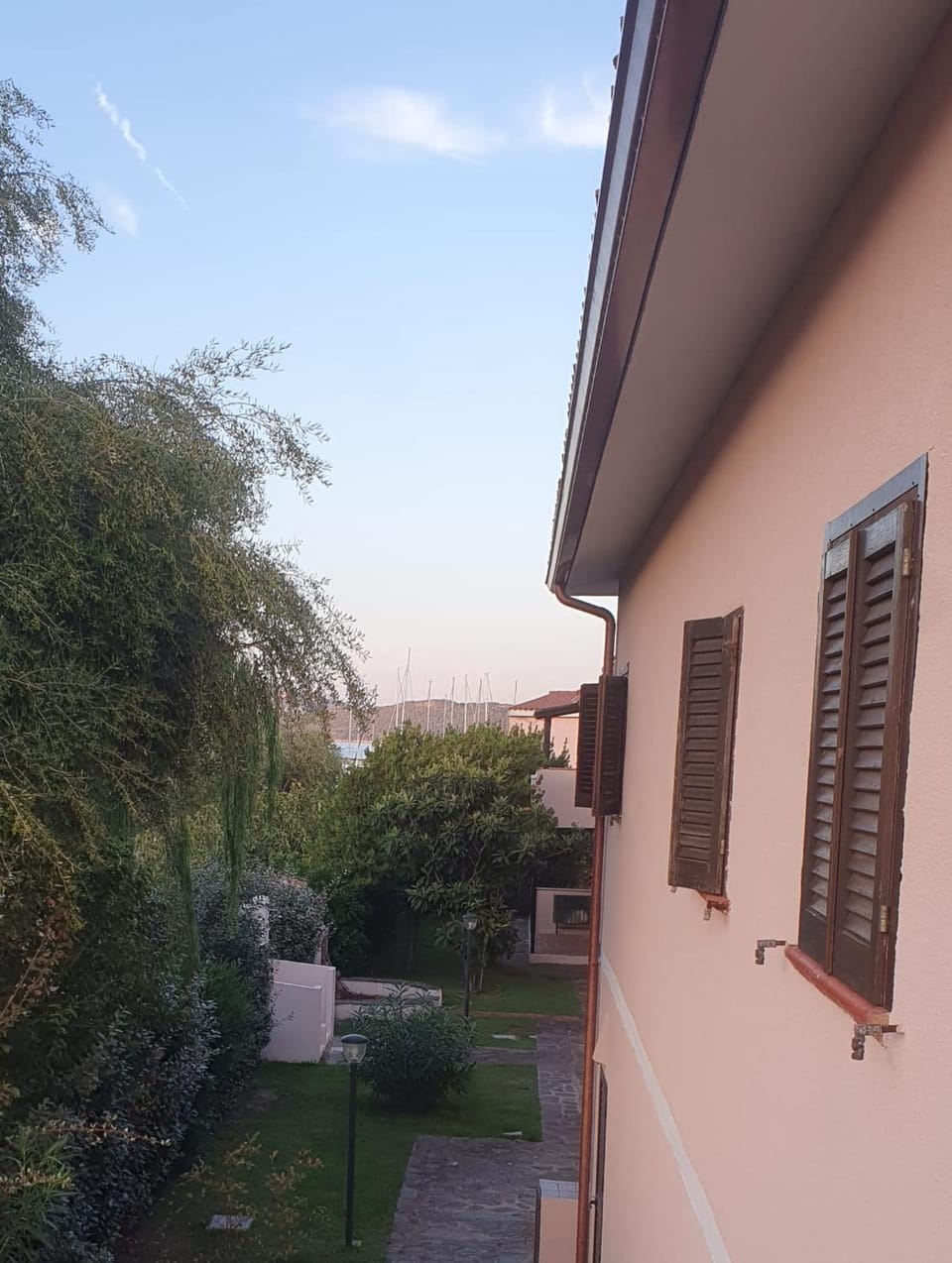 Property building, Natural landscape, Balcony/Terrace