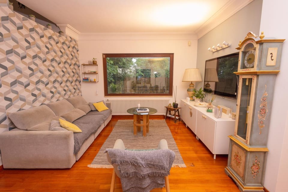 TV and multimedia, Living room, Seating area