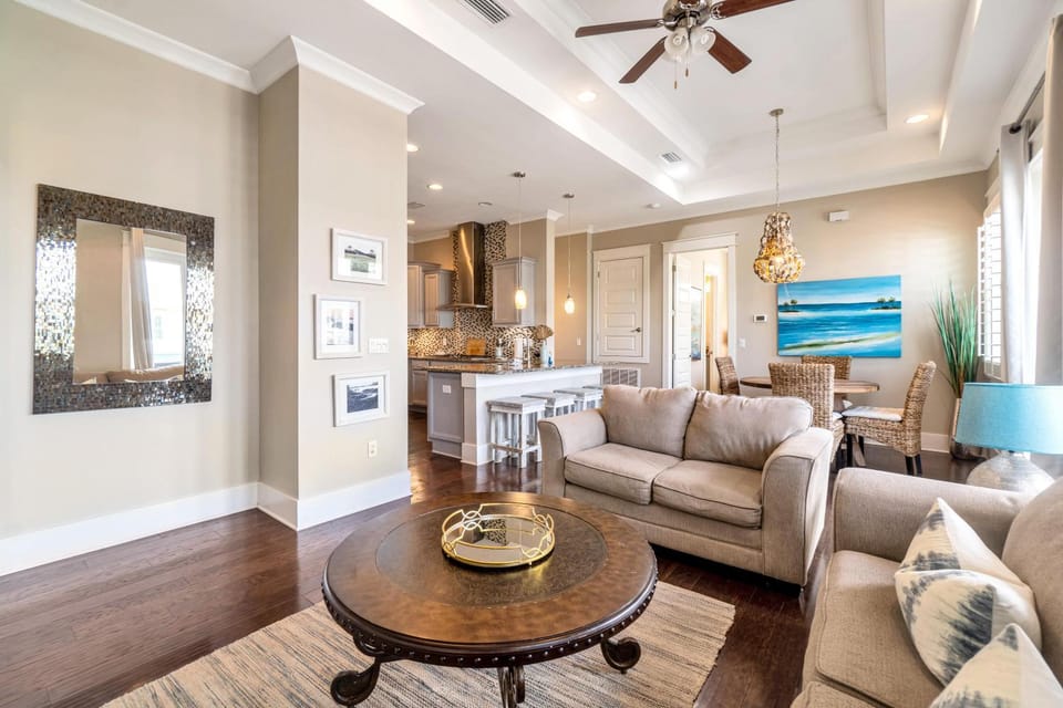 Ta-Da! Luxury 2BR Townhome, Golf Cart & Pool Access House in South Walton County