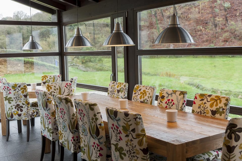 Restaurant/places to eat, Game Room, Lounge or bar, Dining area, Food