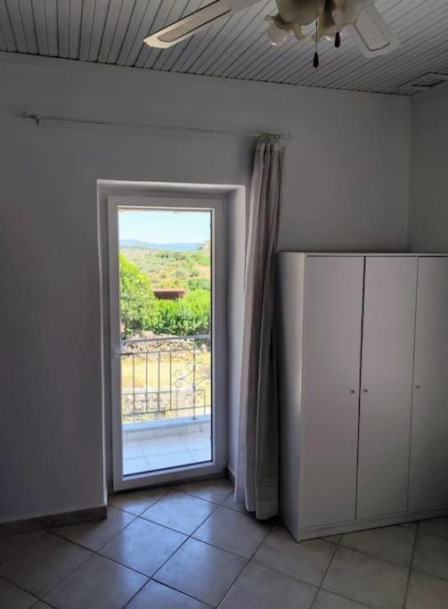 Filip and Myrsinis house - apartment House in Halkidiki